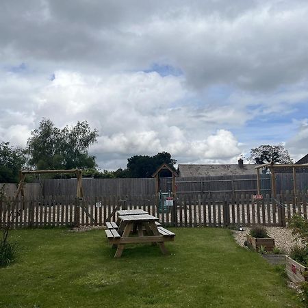 The Crown Inn Gayton  Bagian luar foto