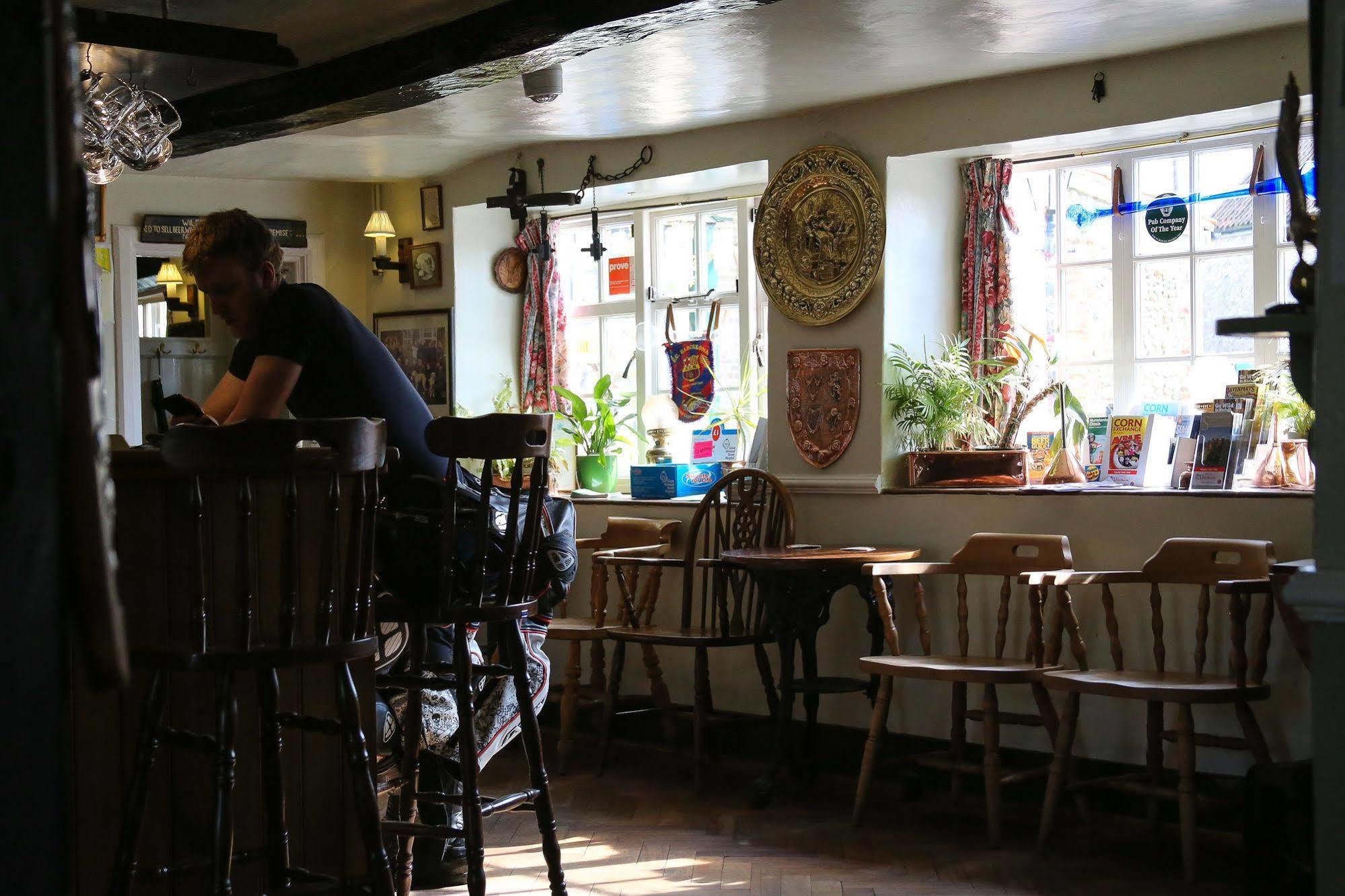 The Crown Inn Gayton  Bagian luar foto