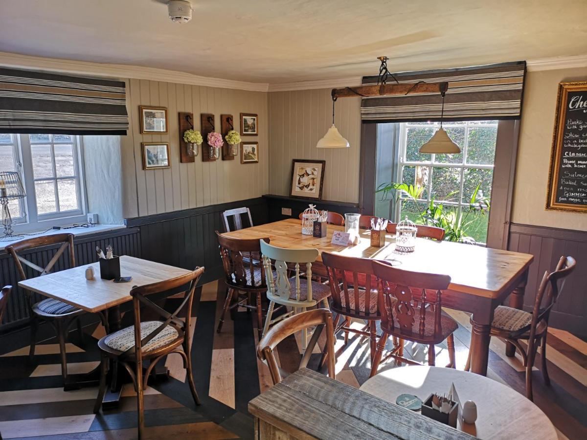 The Crown Inn Gayton  Bagian luar foto